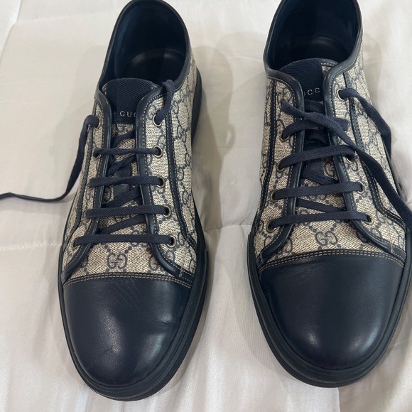 Sneakers - Picture 2 of 4